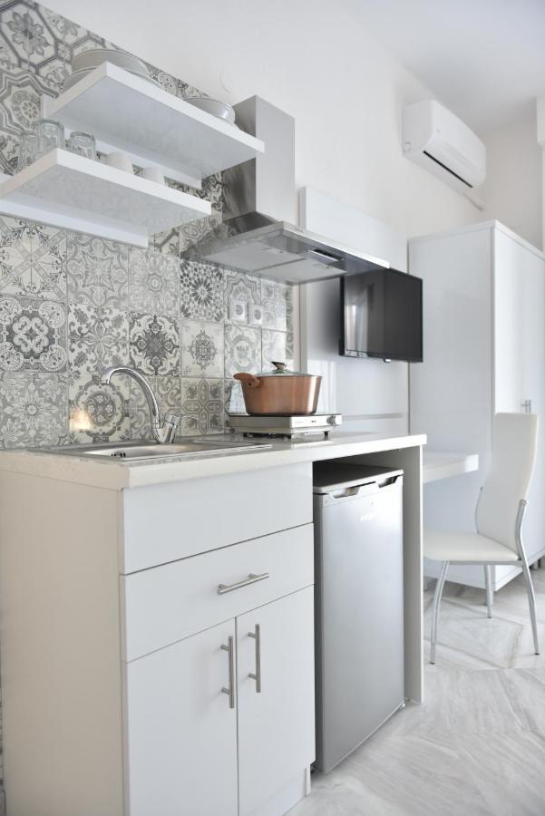 Ilion Luxury Studios Аспровалта Екстер'єр фото